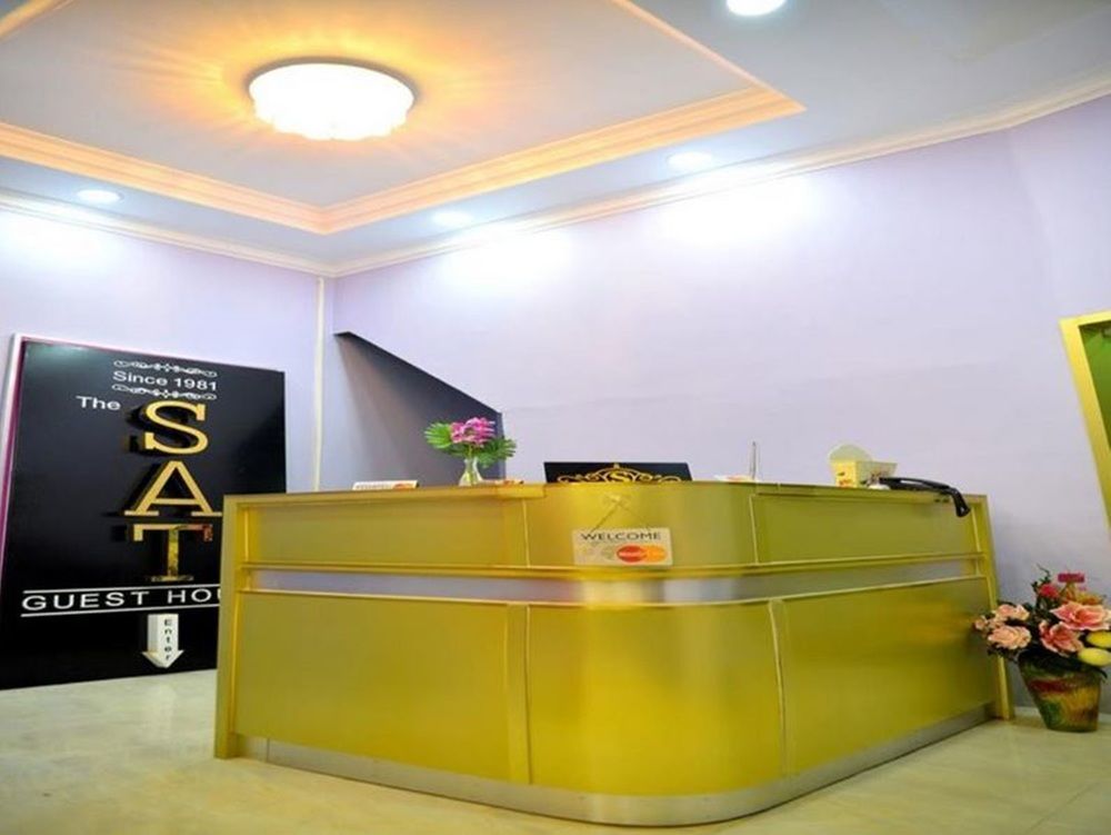 The Sat Yangon Vandrarhem Exteriör bild
